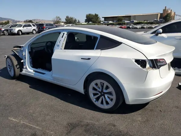 5YJ3E1EA8NF376427 2022 TESLA MODEL 3 - Image 2