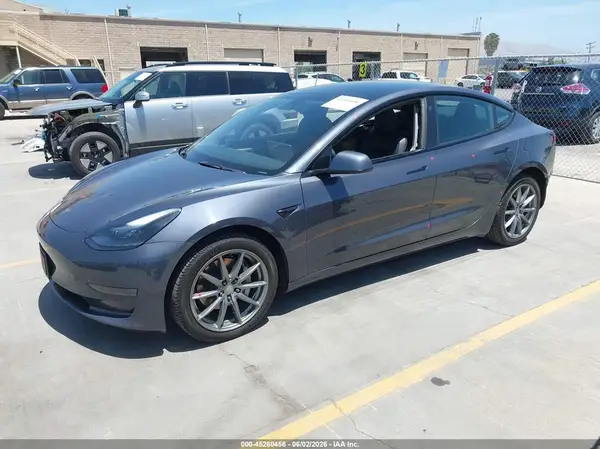 5YJ3E1EA8PF383543 2023 TESLA MODEL 3 - Image 2