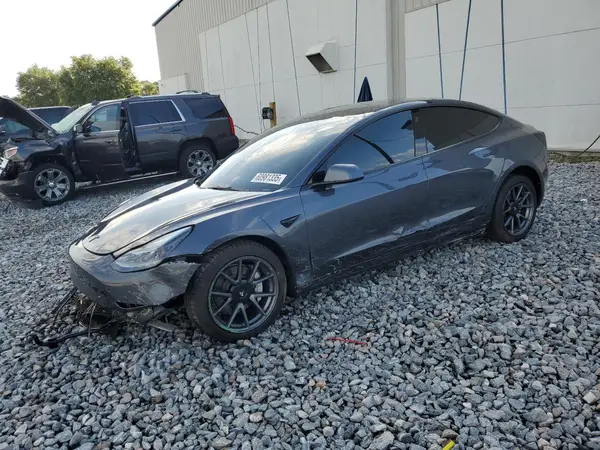5YJ3E1EA8PF394011 2023 TESLA MODEL 3 - Image 1