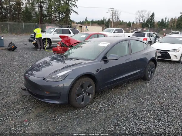 5YJ3E1EA8PF398415 2023 TESLA MODEL 3 - Image 2