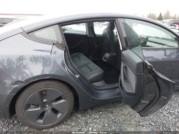 5YJ3E1EA8PF398415 2023 TESLA MODEL 3 - Image 8