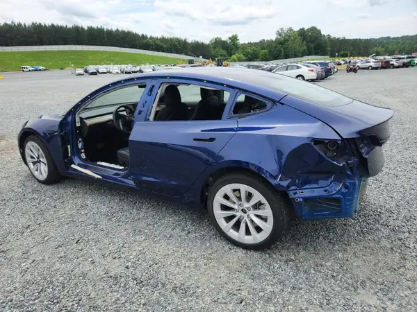 5YJ3E1EA8PF399046 2023 TESLA MODEL 3 - Image 2