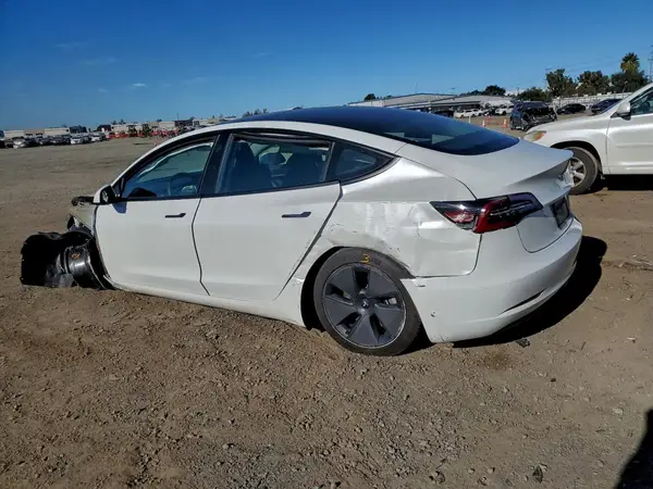 5YJ3E1EA8PF399595 2023 TESLA MODEL 3 - Image 2