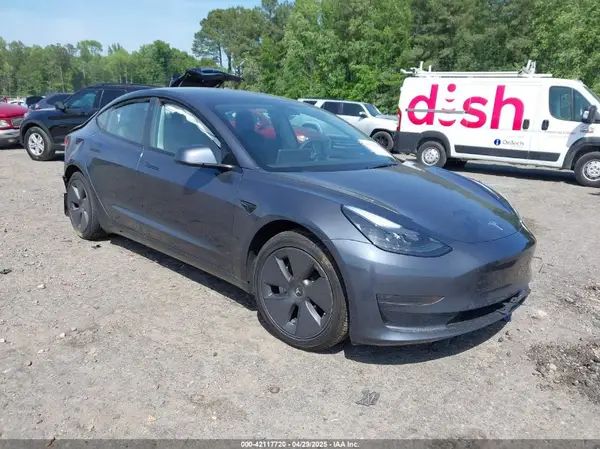 5YJ3E1EA8PF400213 2023 TESLA MODEL 3 - Image 1