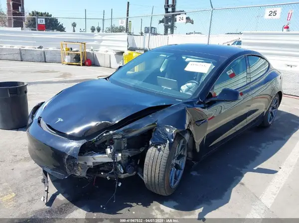 5YJ3E1EA8PF403113 2023 TESLA MODEL 3 - Image 2