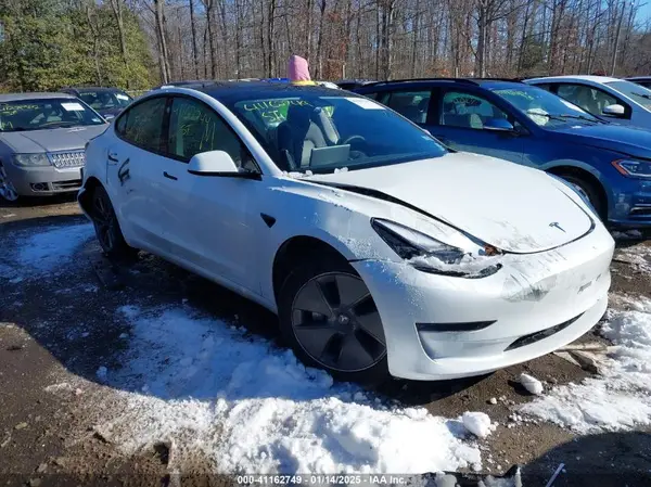 5YJ3E1EA8PF403533 2023 TESLA MODEL 3 - Image 1
