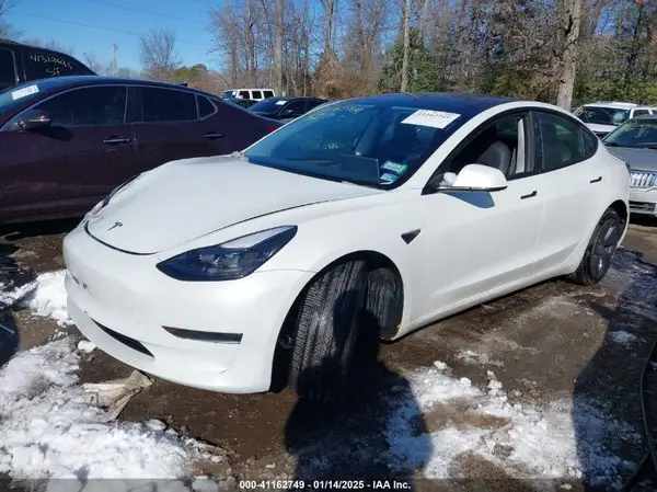 5YJ3E1EA8PF403533 2023 TESLA MODEL 3 - Image 2