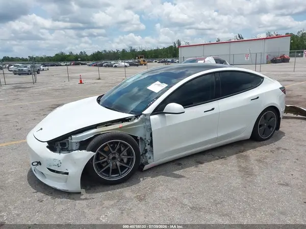 5YJ3E1EA8PF404410 2023 TESLA MODEL 3 - Image 2