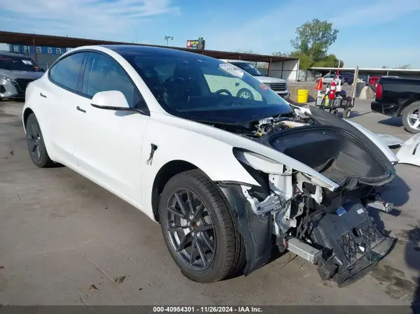 5YJ3E1EA8PF406027 2023 TESLA MODEL 3 - Image 1
