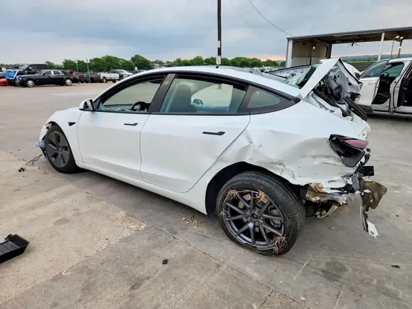5YJ3E1EA8PF407131 2023 TESLA MODEL 3 - Image 2