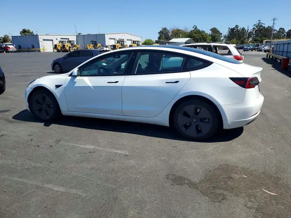 5YJ3E1EA8PF408568 2023 TESLA MODEL 3 - Image 2