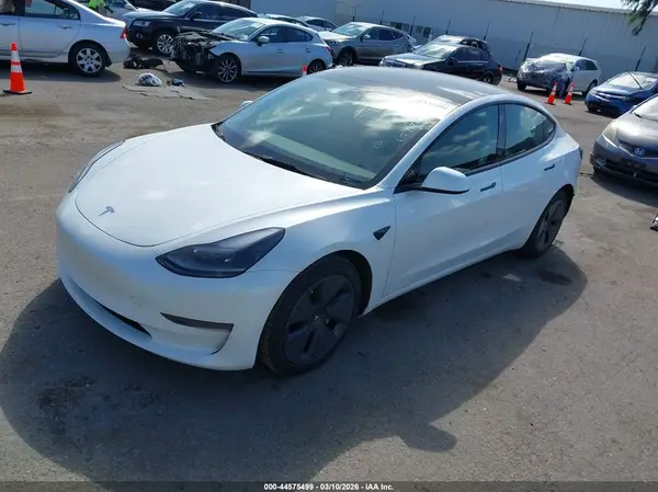 5YJ3E1EA8PF413480 2023 TESLA MODEL 3 - Image 2