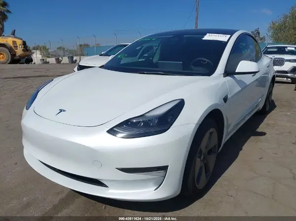 5YJ3E1EA8PF422714 2023 TESLA MODEL 3 - Image 2