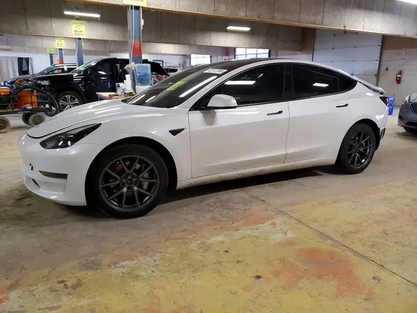 5YJ3E1EA8PF424060 2023 TESLA MODEL 3 - Image 1