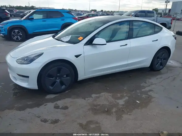 5YJ3E1EA8PF426472 2023 TESLA MODEL 3 - Image 2
