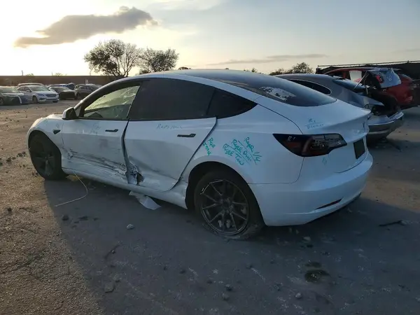 5YJ3E1EA8PF428609 2023 TESLA MODEL 3 - Image 2