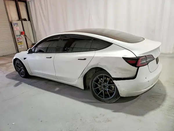 5YJ3E1EA8PF429386 2023 TESLA MODEL 3 - Image 2