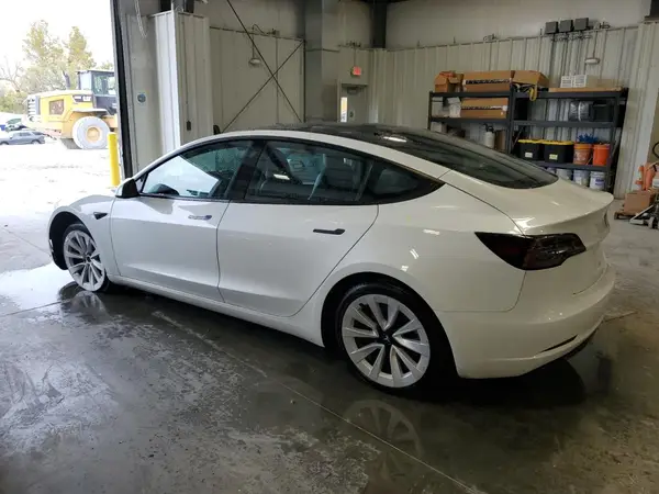5YJ3E1EA8PF450240 2023 TESLA MODEL 3 - Image 2