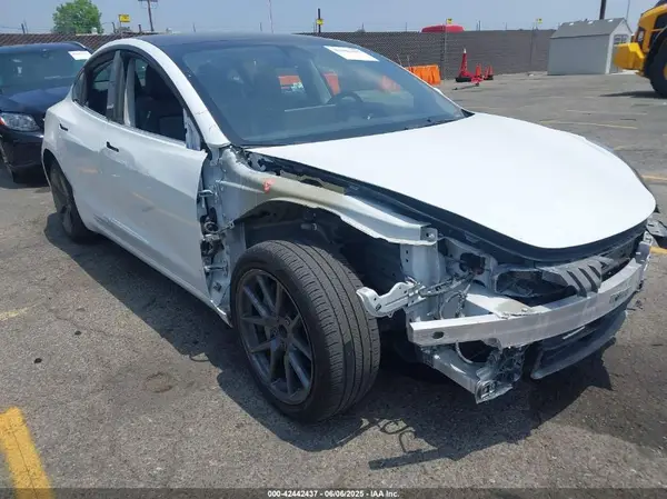 5YJ3E1EA8PF450528 2023 TESLA MODEL 3 - Image 1