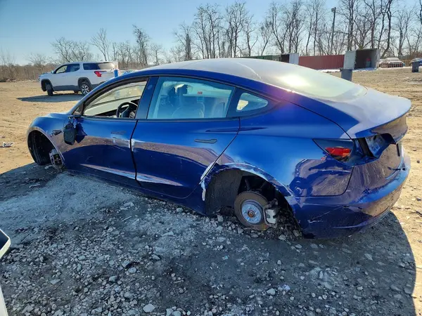 5YJ3E1EA8PF451940 2023 TESLA MODEL 3 - Image 2