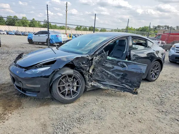 5YJ3E1EA8PF452831 2023 TESLA MODEL 3 - Image 1