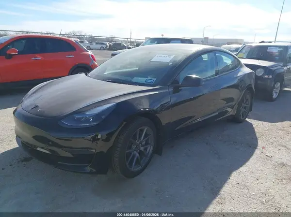 5YJ3E1EA8PF453431 2023 TESLA MODEL 3 - Image 2