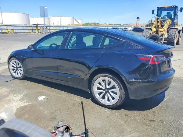 5YJ3E1EA8PF460234 2023 TESLA MODEL 3 - Image 2