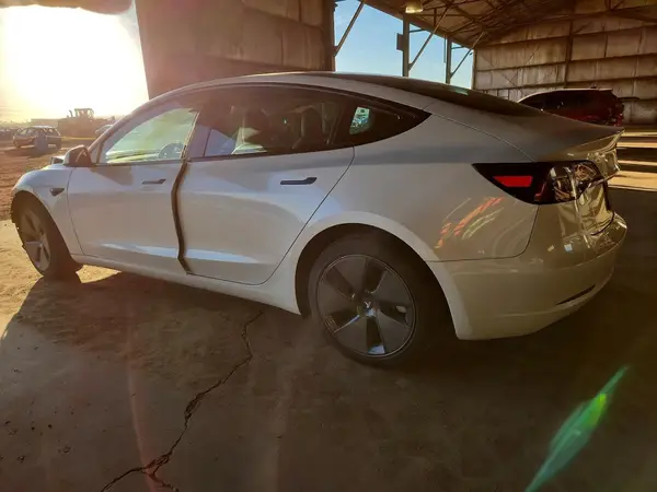 5YJ3E1EA8PF463103 2023 TESLA MODEL 3 - Image 2