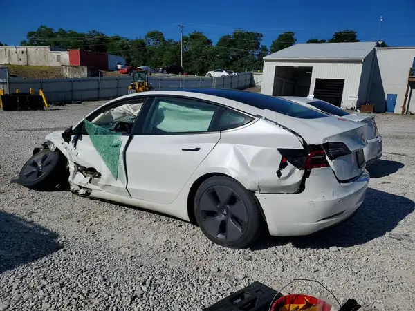 5YJ3E1EA8PF474232 2023 TESLA MODEL 3 - Image 2