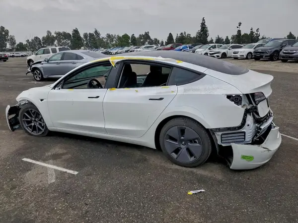 5YJ3E1EA8PF475378 2023 TESLA MODEL 3 - Image 2