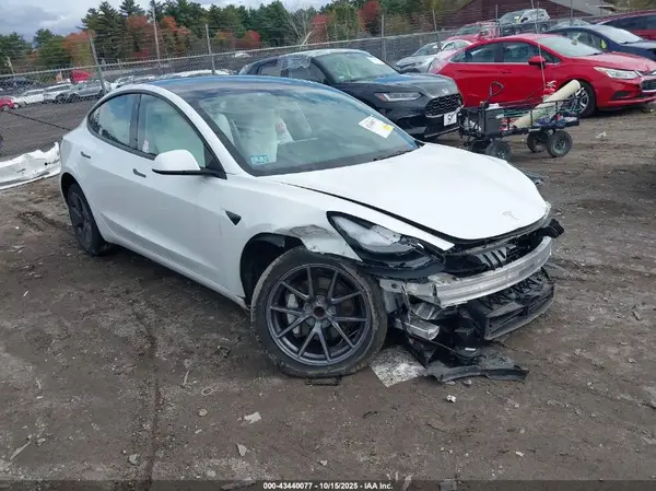 5YJ3E1EA8PF477356 2023 TESLA MODEL 3 - Image 1