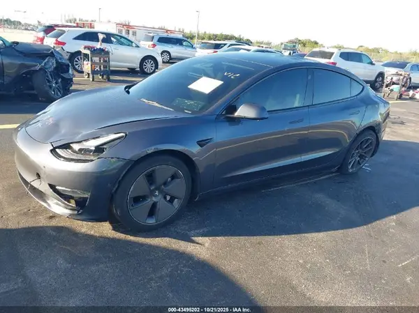 5YJ3E1EA8PF489958 2023 TESLA MODEL 3 - Image 2