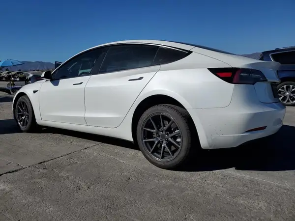 5YJ3E1EA8PF515930 2023 TESLA MODEL 3 - Image 2