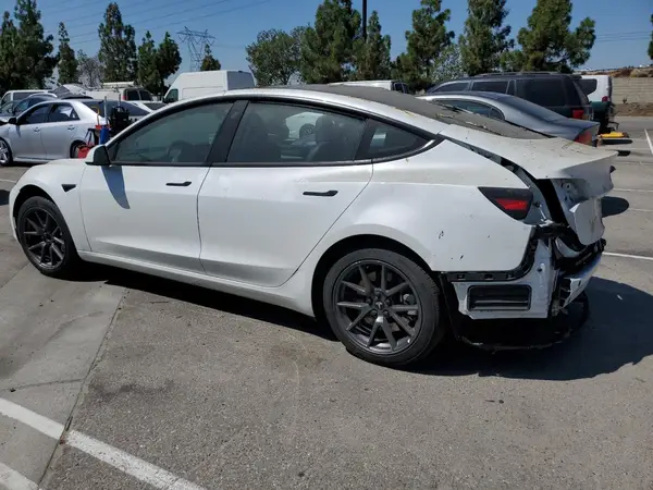 5YJ3E1EA8PF517449 2023 TESLA MODEL 3 - Image 2