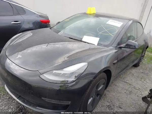 5YJ3E1EA8PF518200 2023 TESLA MODEL 3 - Image 2