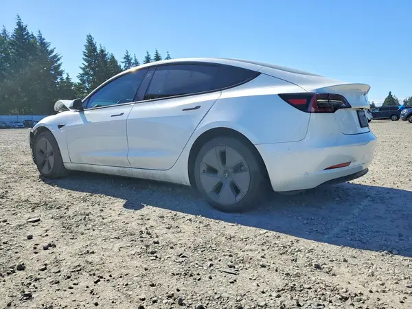 5YJ3E1EA8PF535630 2023 TESLA MODEL 3 - Image 2