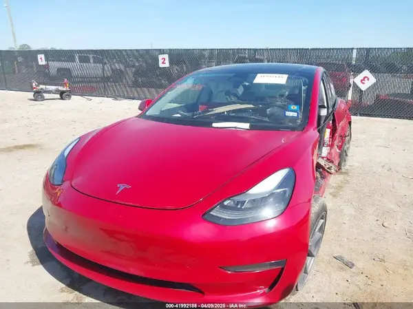 5YJ3E1EA8PF545137 2023 TESLA MODEL 3 - Image 2