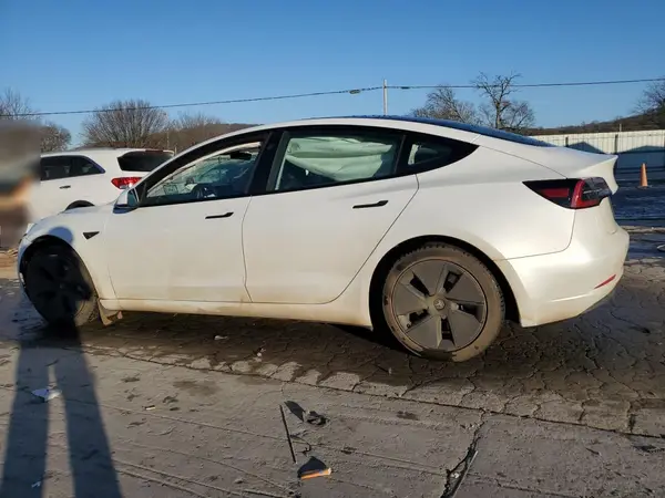5YJ3E1EA8PF548135 2023 TESLA MODEL 3 - Image 2
