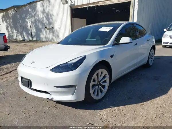 5YJ3E1EA8PF552475 2023 TESLA MODEL 3 - Image 2
