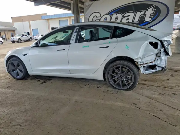 5YJ3E1EA8PF552699 2023 TESLA MODEL 3 - Image 2