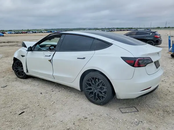 5YJ3E1EA8PF553593 2023 TESLA MODEL 3 - Image 2
