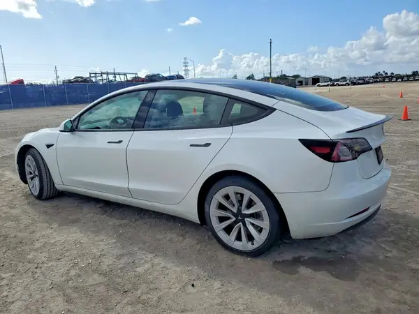 5YJ3E1EA8PF553741 2023 TESLA MODEL 3 - Image 2