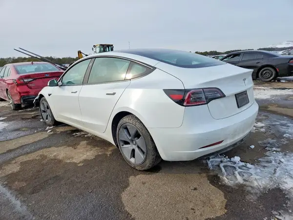 5YJ3E1EA8PF554257 2023 TESLA MODEL 3 - Image 2