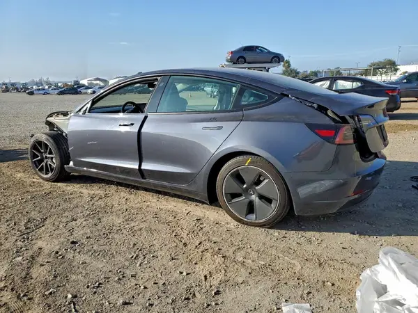 5YJ3E1EA8PF556963 2023 TESLA MODEL 3 - Image 2