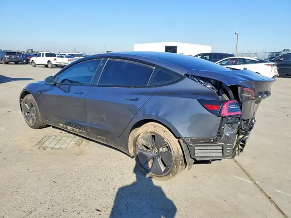 5YJ3E1EA8PF559734 2023 TESLA MODEL 3 - Image 2