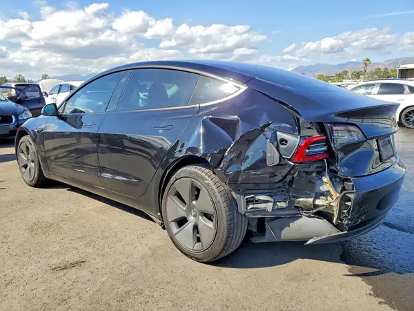 5YJ3E1EA8PF562228 2023 TESLA MODEL 3 - Image 2