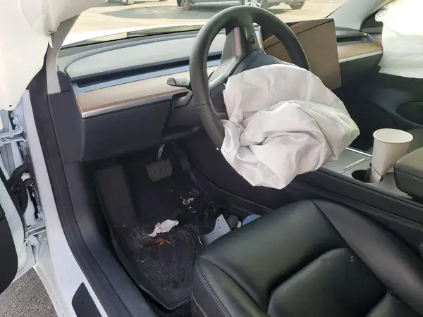 5YJ3E1EA8PF562360 2023 TESLA MODEL 3 - Image 8
