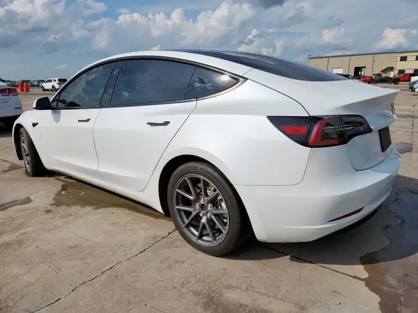 5YJ3E1EA8PF562519 2023 TESLA MODEL 3 - Image 2