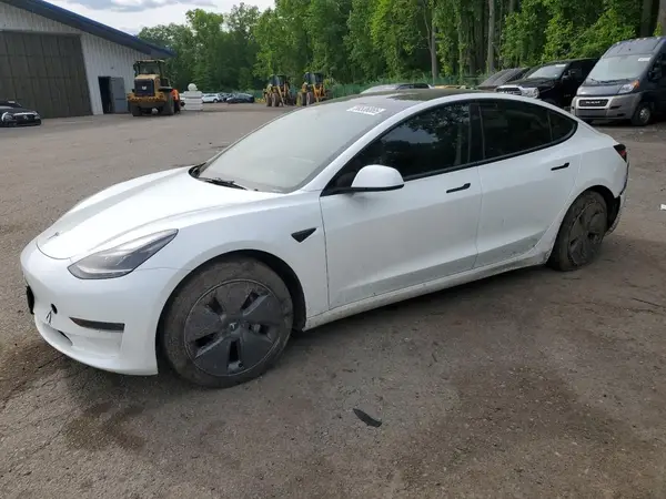 5YJ3E1EA8PF563010 2023 TESLA MODEL 3 - Image 1