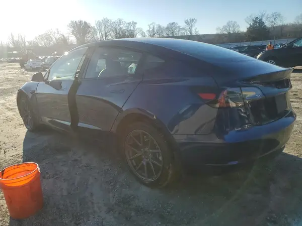 5YJ3E1EA8PF563654 2023 TESLA MODEL 3 - Image 2